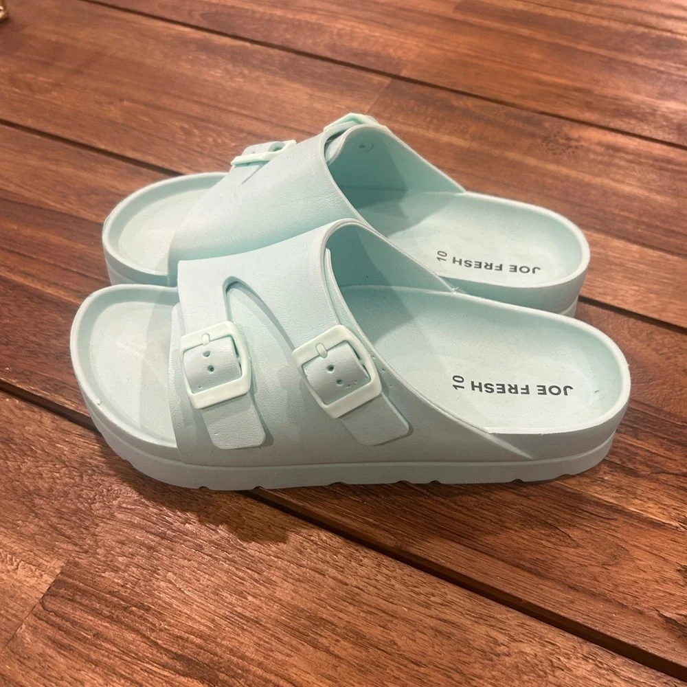 Woman’s double buckle turquoise slides. Size 10. Slight platform. - Picture 8 of 9